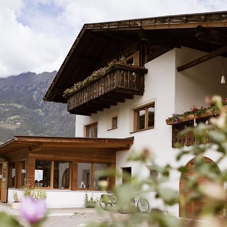 Schoene Wohnung Am Stadtrand Von Meran Valentinhof Exterior photo