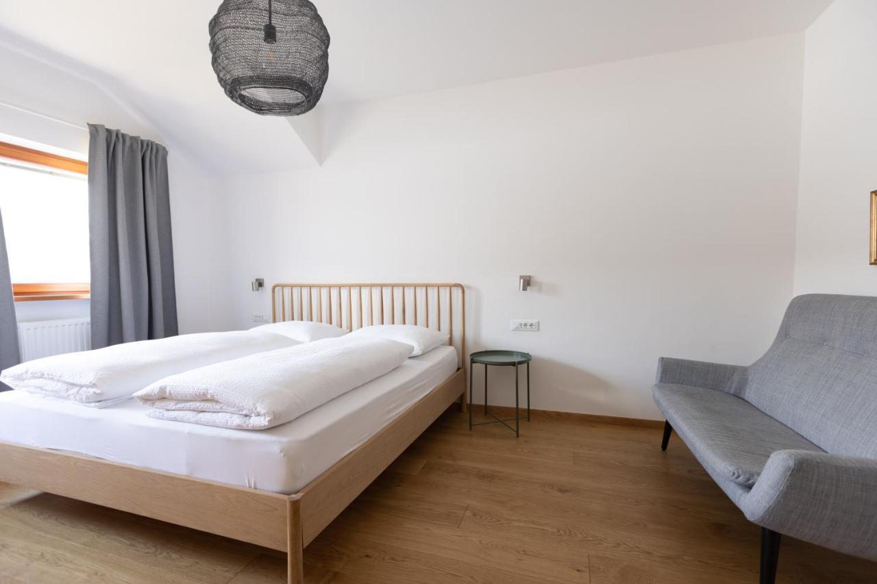 Schoene Wohnung Am Stadtrand Von Meran Valentinhof Exterior photo
