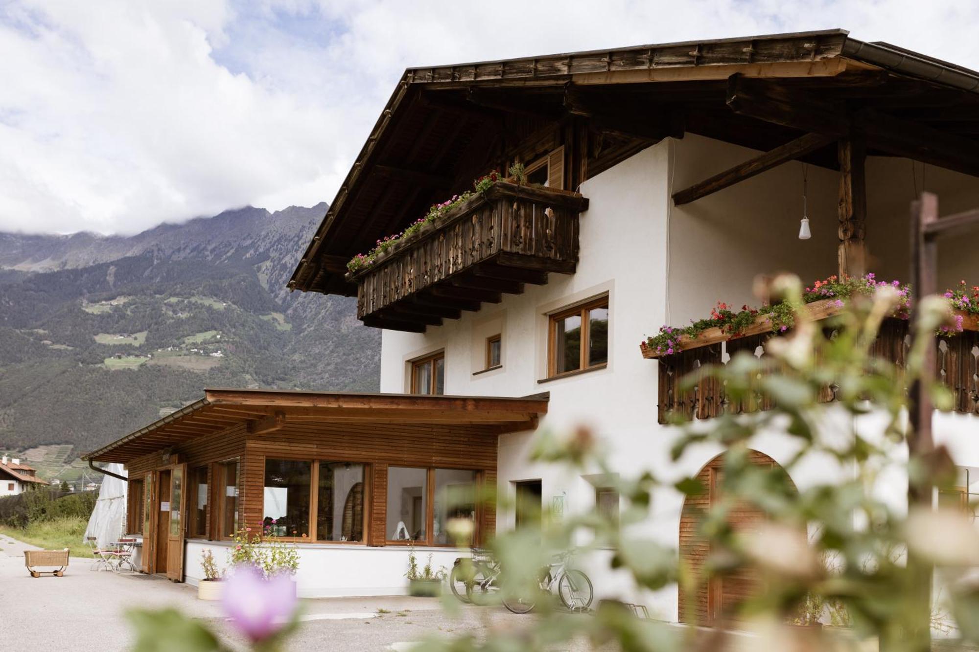 Schoene Wohnung Am Stadtrand Von Meran Valentinhof Exterior photo